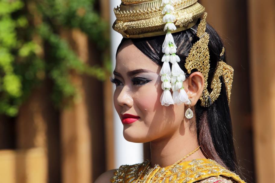 Bellezze e folklore cambogiani (Fotogramma)